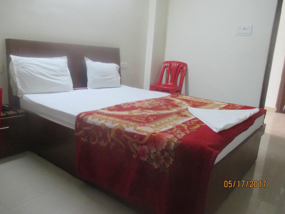 Sri Sai Ganesh Lodge Hajdarabad Zewnętrze zdjęcie