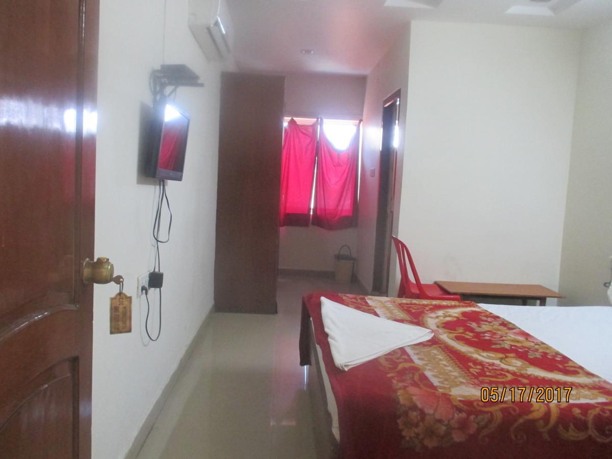 Sri Sai Ganesh Lodge Hajdarabad Zewnętrze zdjęcie