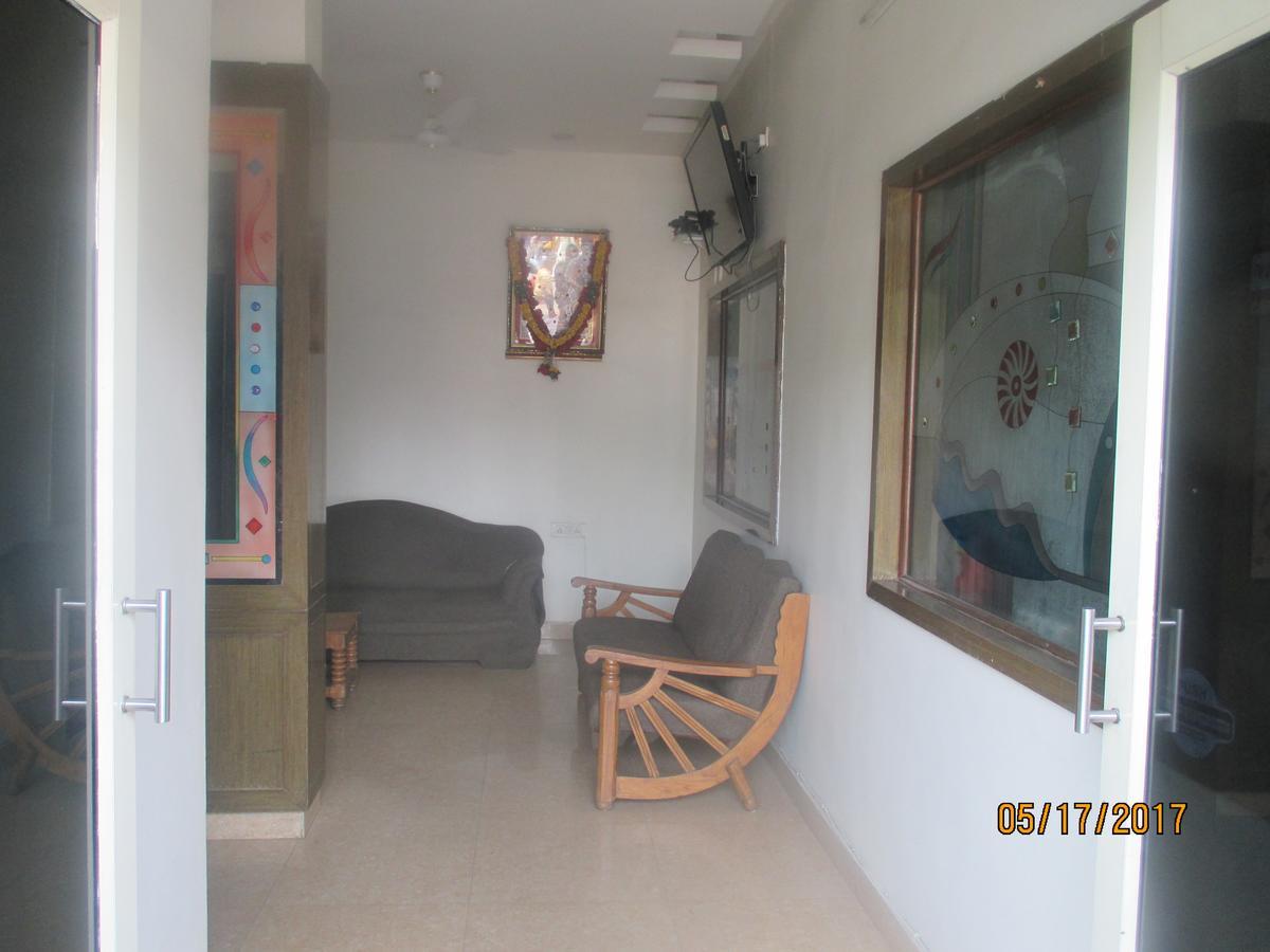 Sri Sai Ganesh Lodge Hajdarabad Zewnętrze zdjęcie