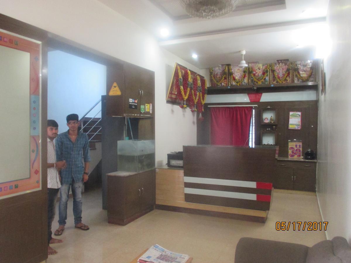 Sri Sai Ganesh Lodge Hajdarabad Zewnętrze zdjęcie